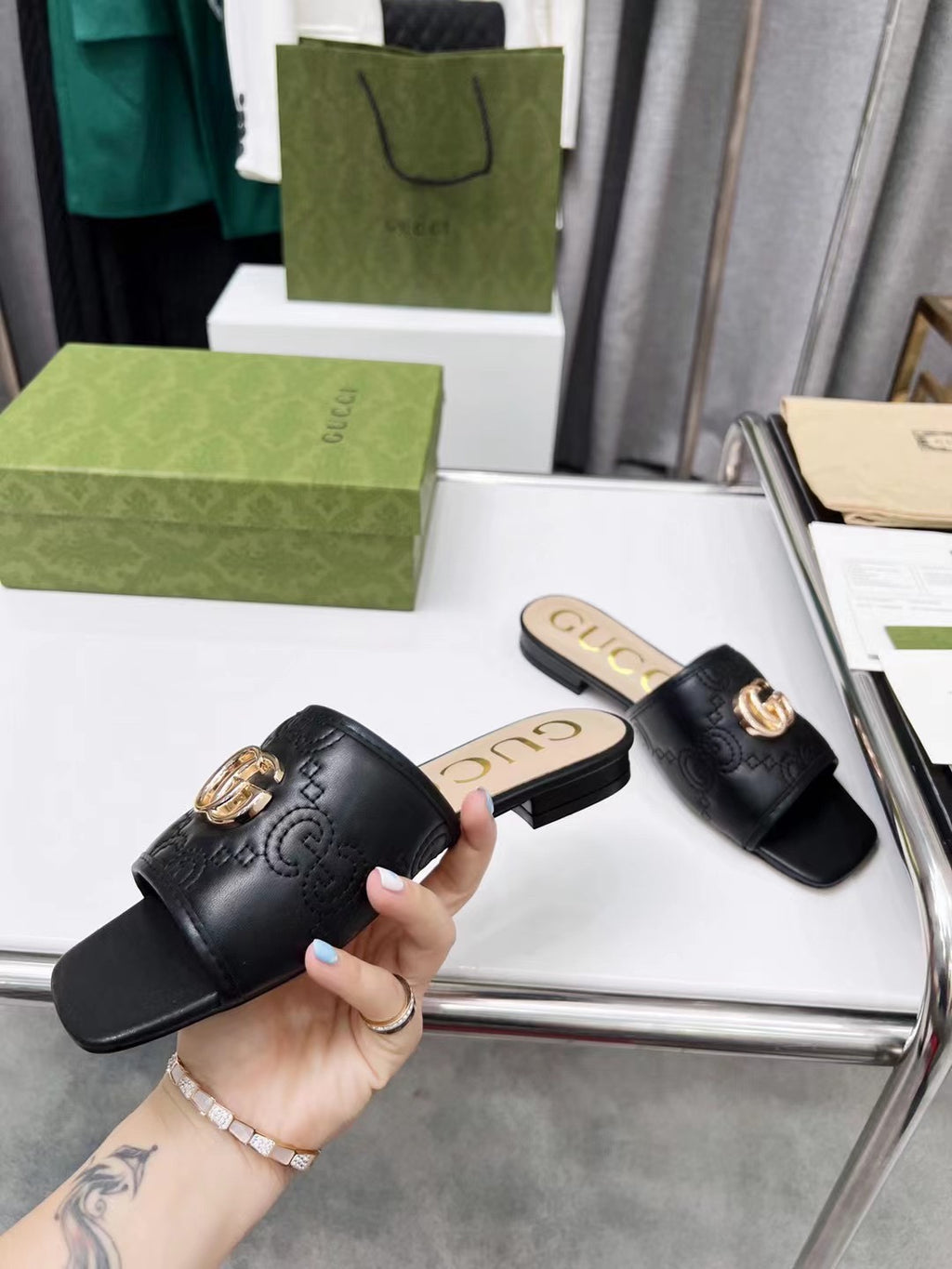 Z2X66B49 Popular high-quality leather slippers