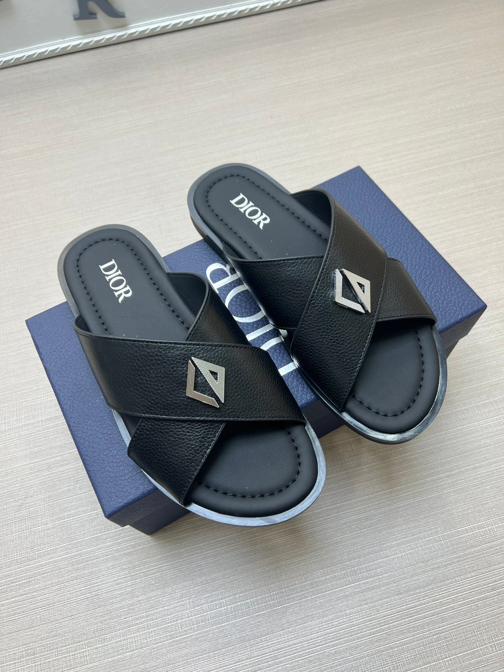 54D77Z Popular  slippers