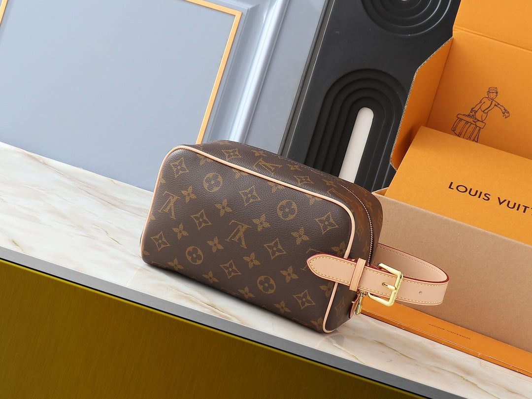 15RE69B  Popular   leather bag