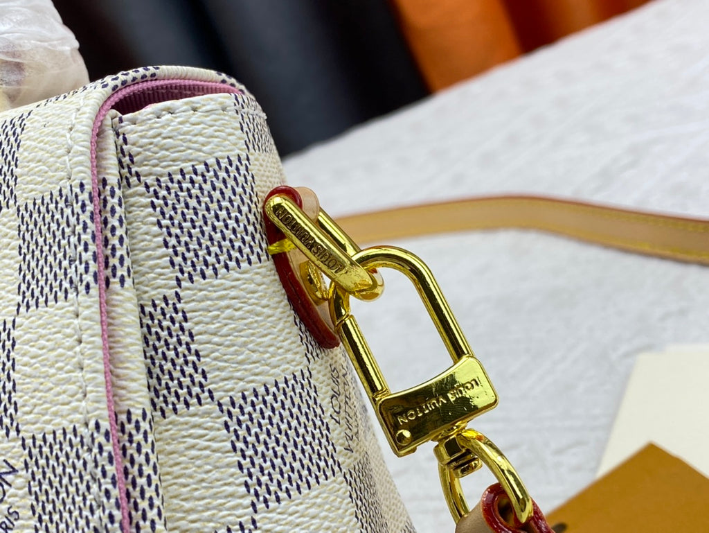 1WE2B Popular leather Bags