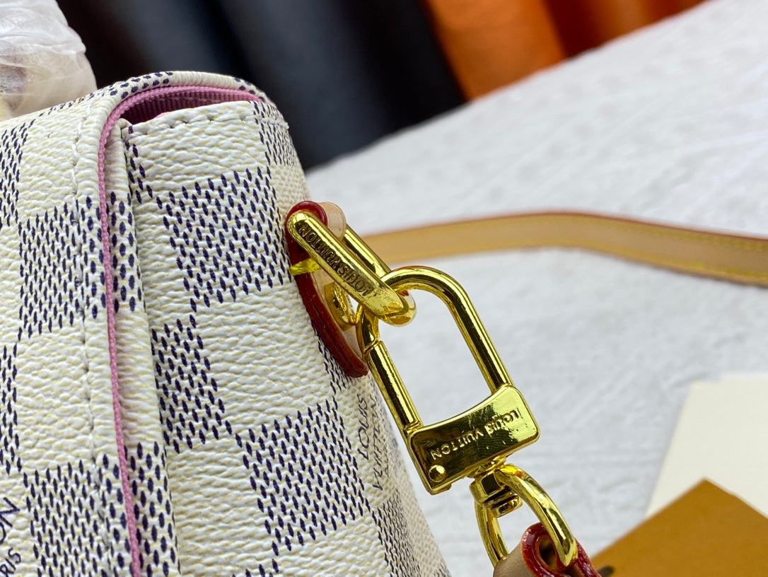 1WE2B Popular leather Bags