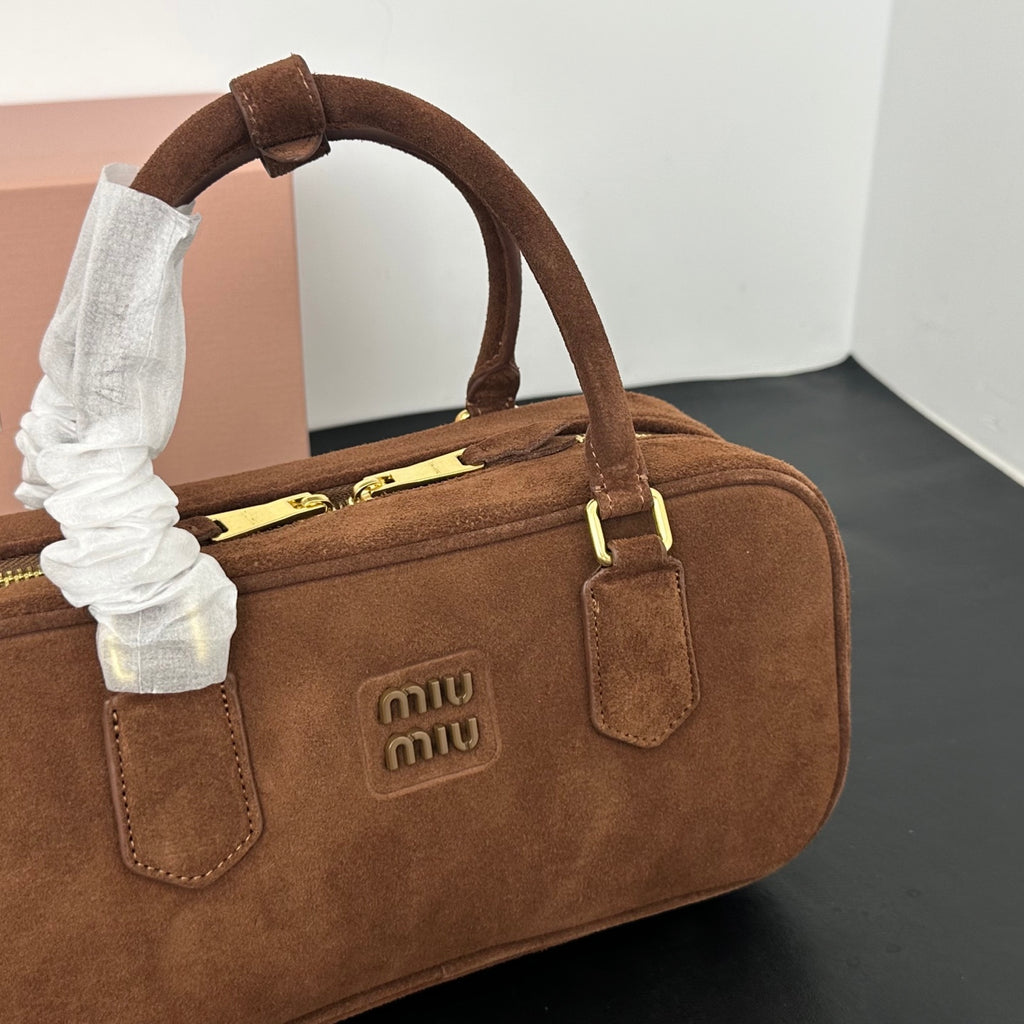 B1P46A153 Popular leather bags