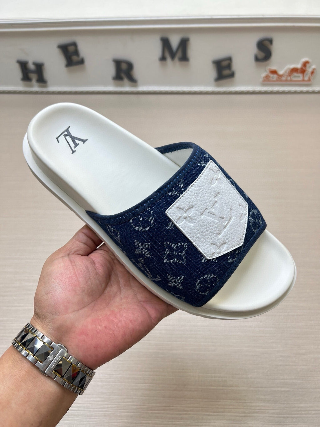 5WE252Z Popular Slippers