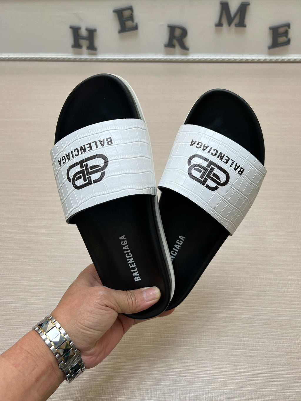 54J99Z Popular slippers
