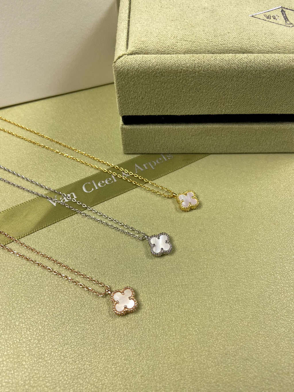 575RVA1K Popular  Necklaces