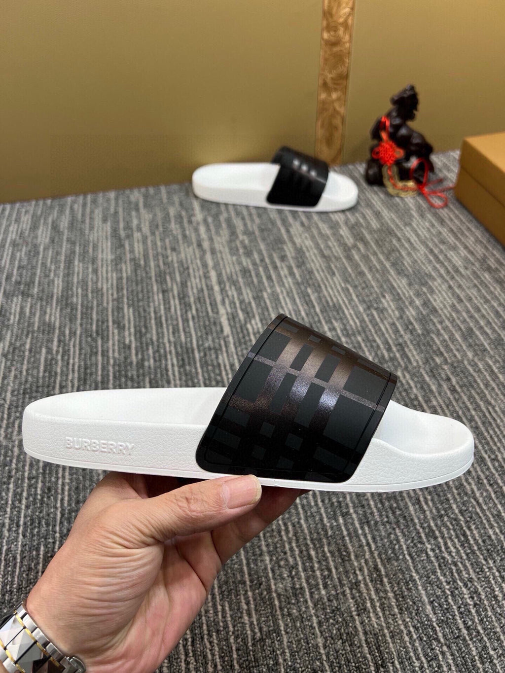 535ZR261Z Popular Slippers
