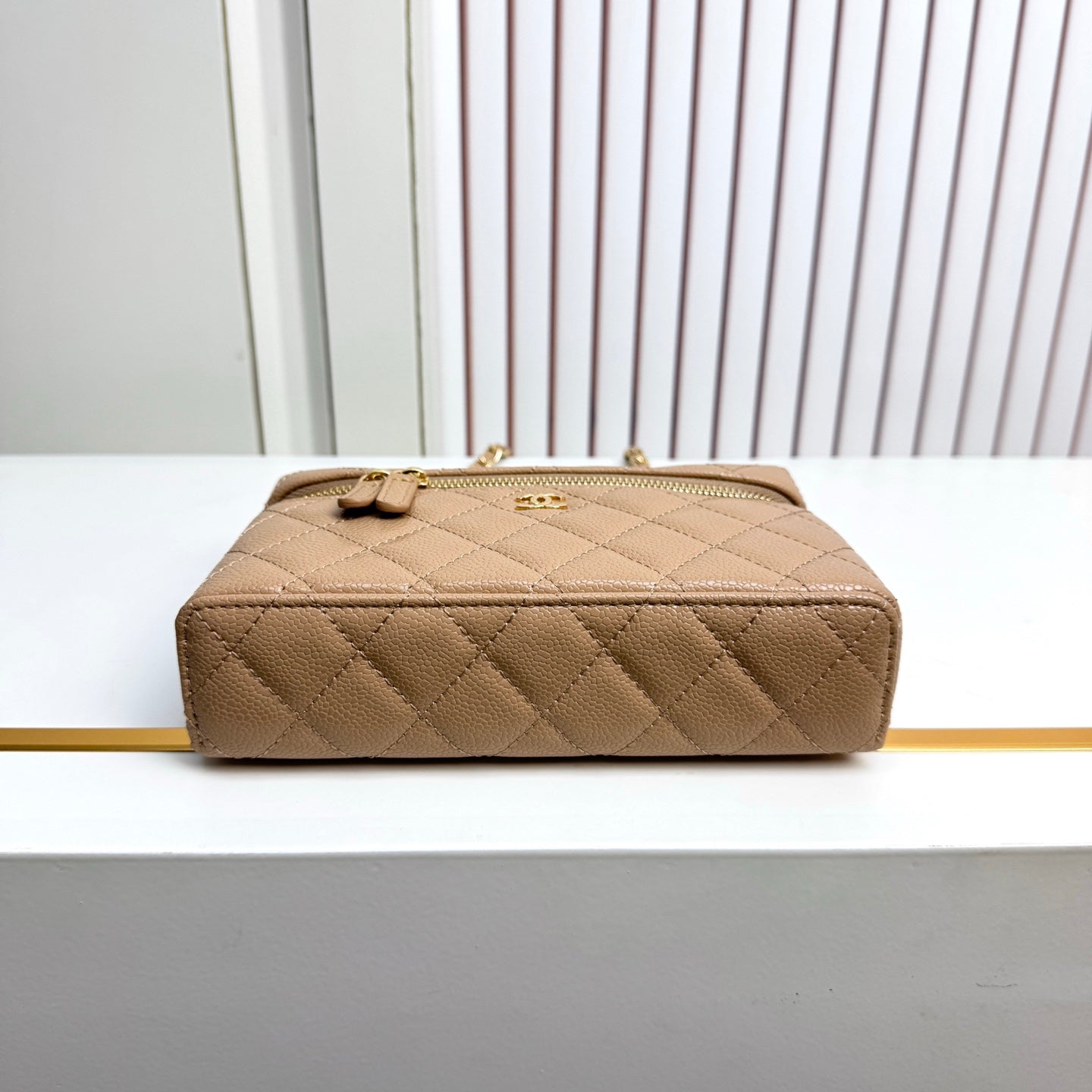 B1X66C19  Popular leather bag