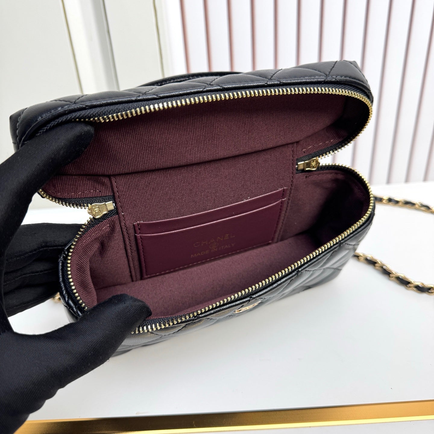 B1X66C19  Popular leather bag