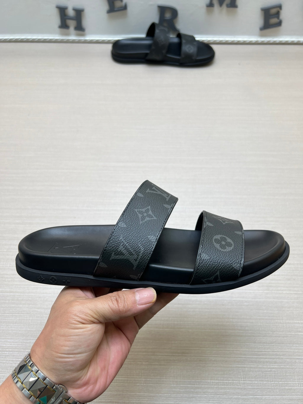 54E56Z Popular slippers