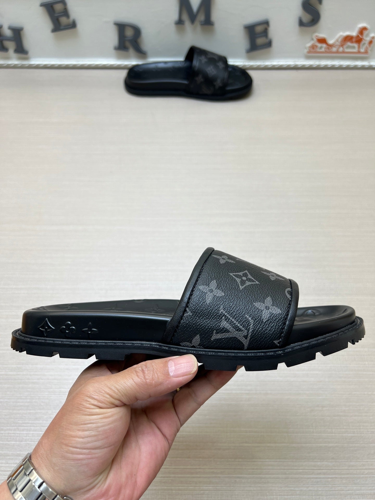 535ZE304Z Popular Slippers