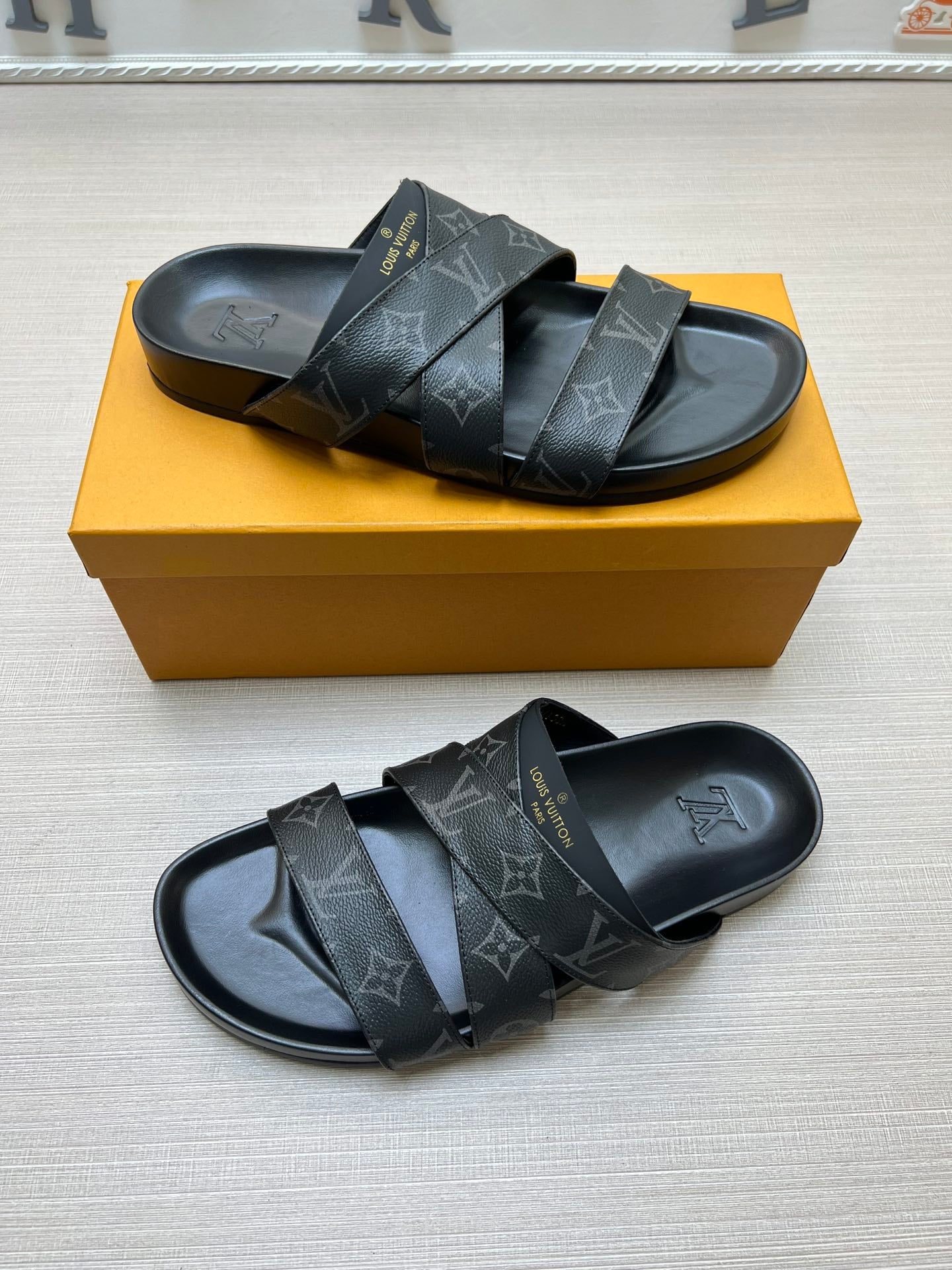 54E89Z Popular slippers