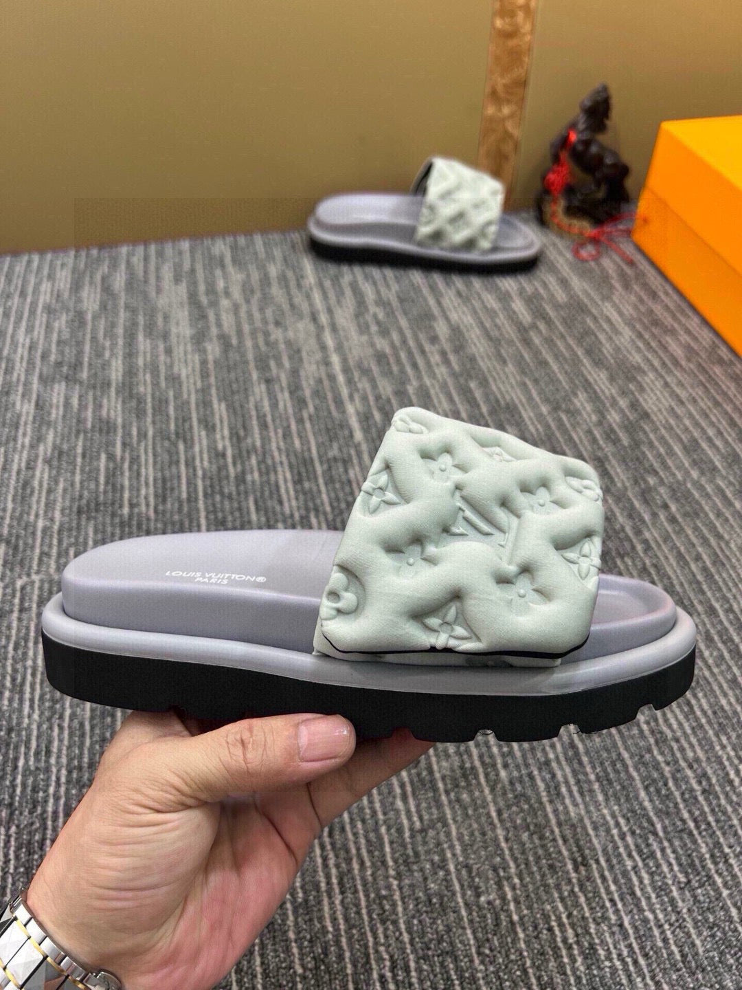 5QE13Z Popular Slippers