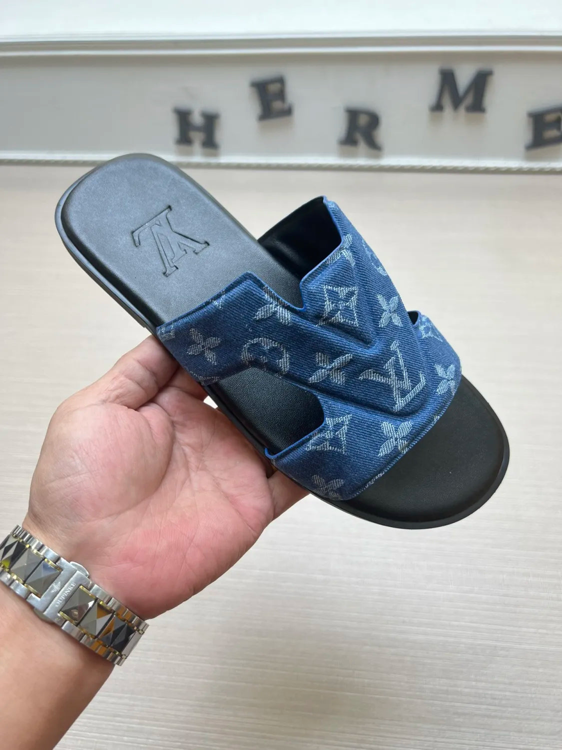 54E32Z Popular slippers