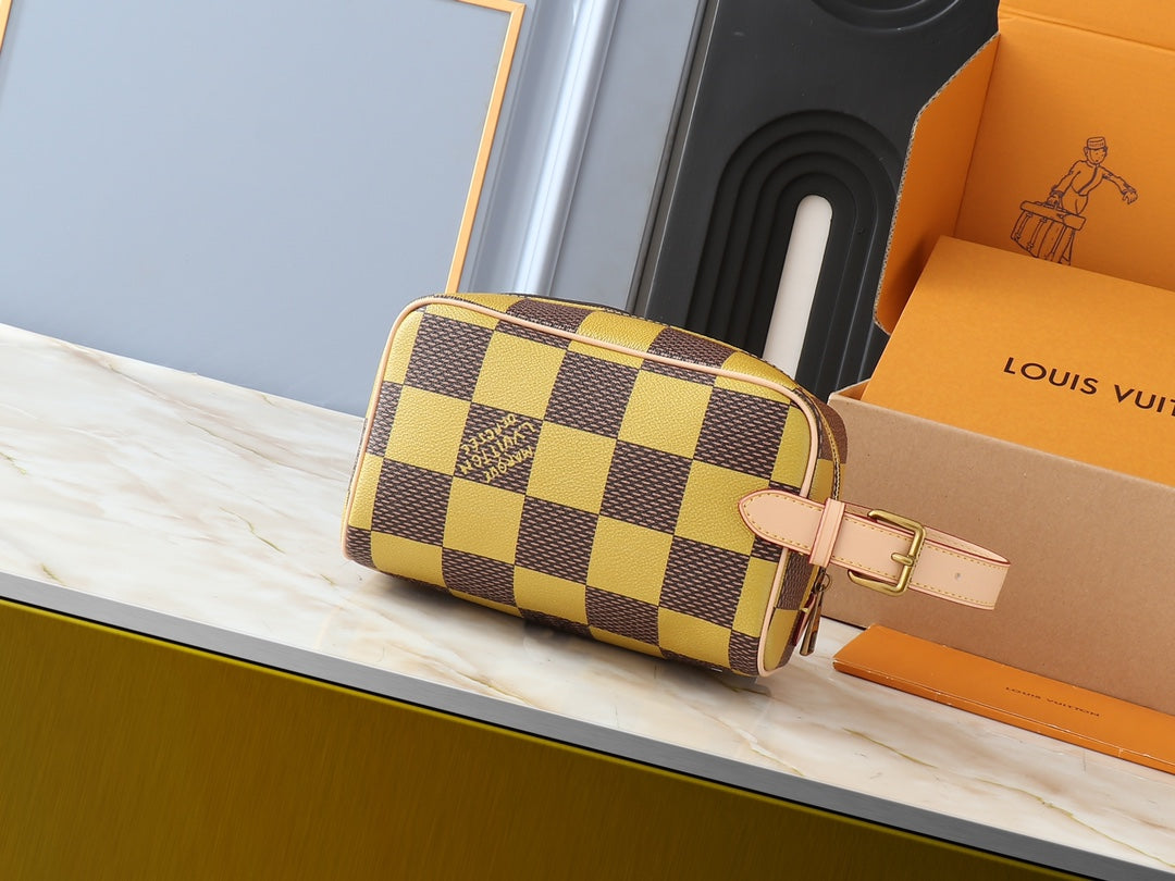 15RE69B  Popular   leather bag