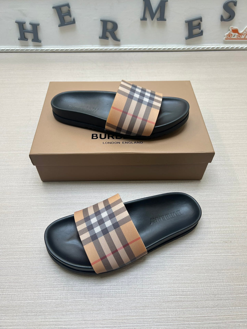 54R119Z Popular slippers