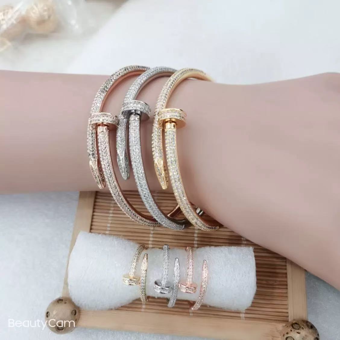 P65XK1K  Popular high quality bracelet)