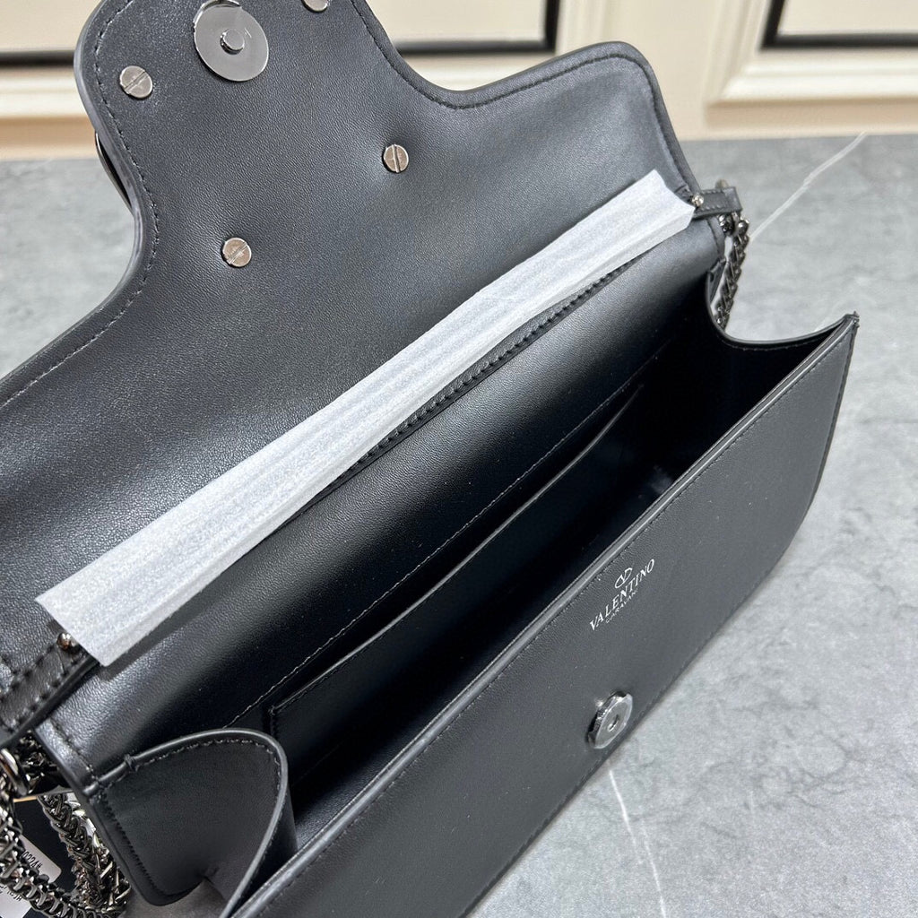 155NVL5B Popular leather bag