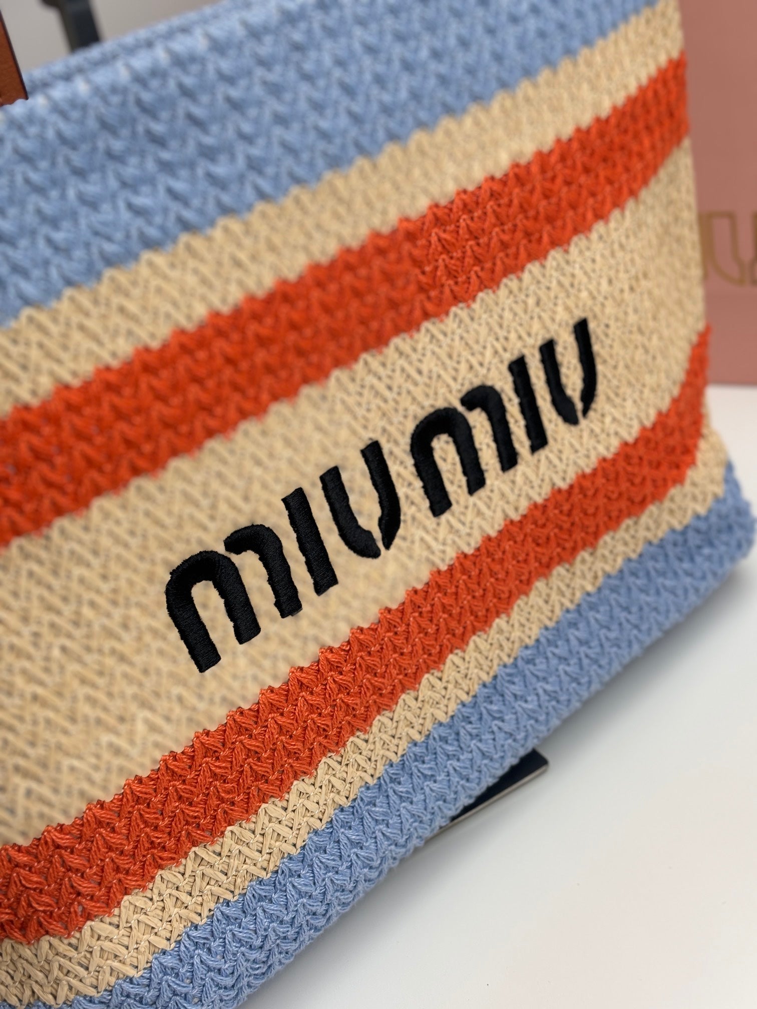 1XA78B Popular    Woven Bag