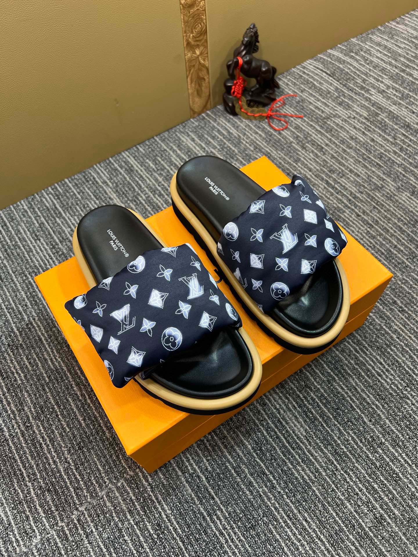 5XE118Z Popular leather quality Slippers