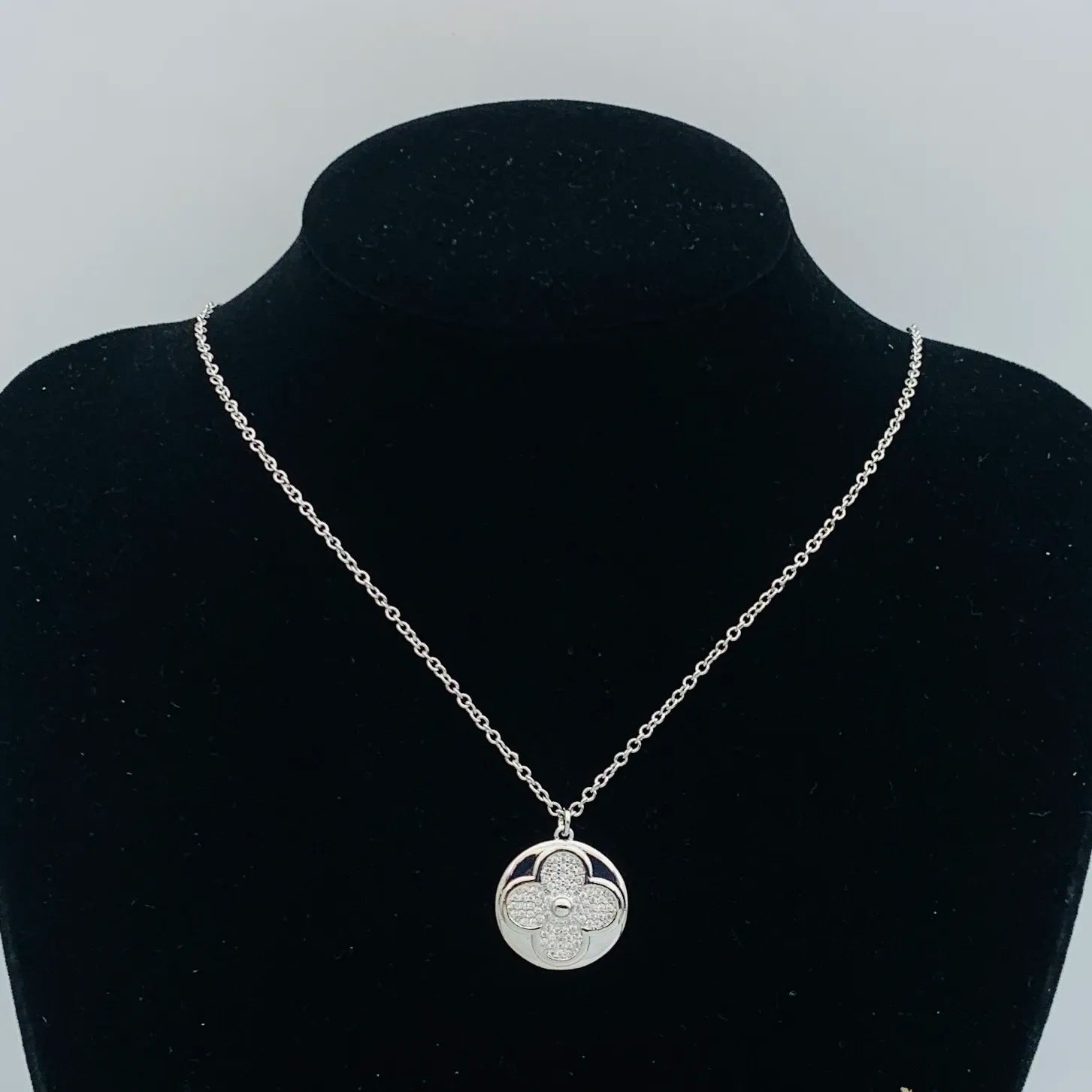 15QE51X Popular Necklace