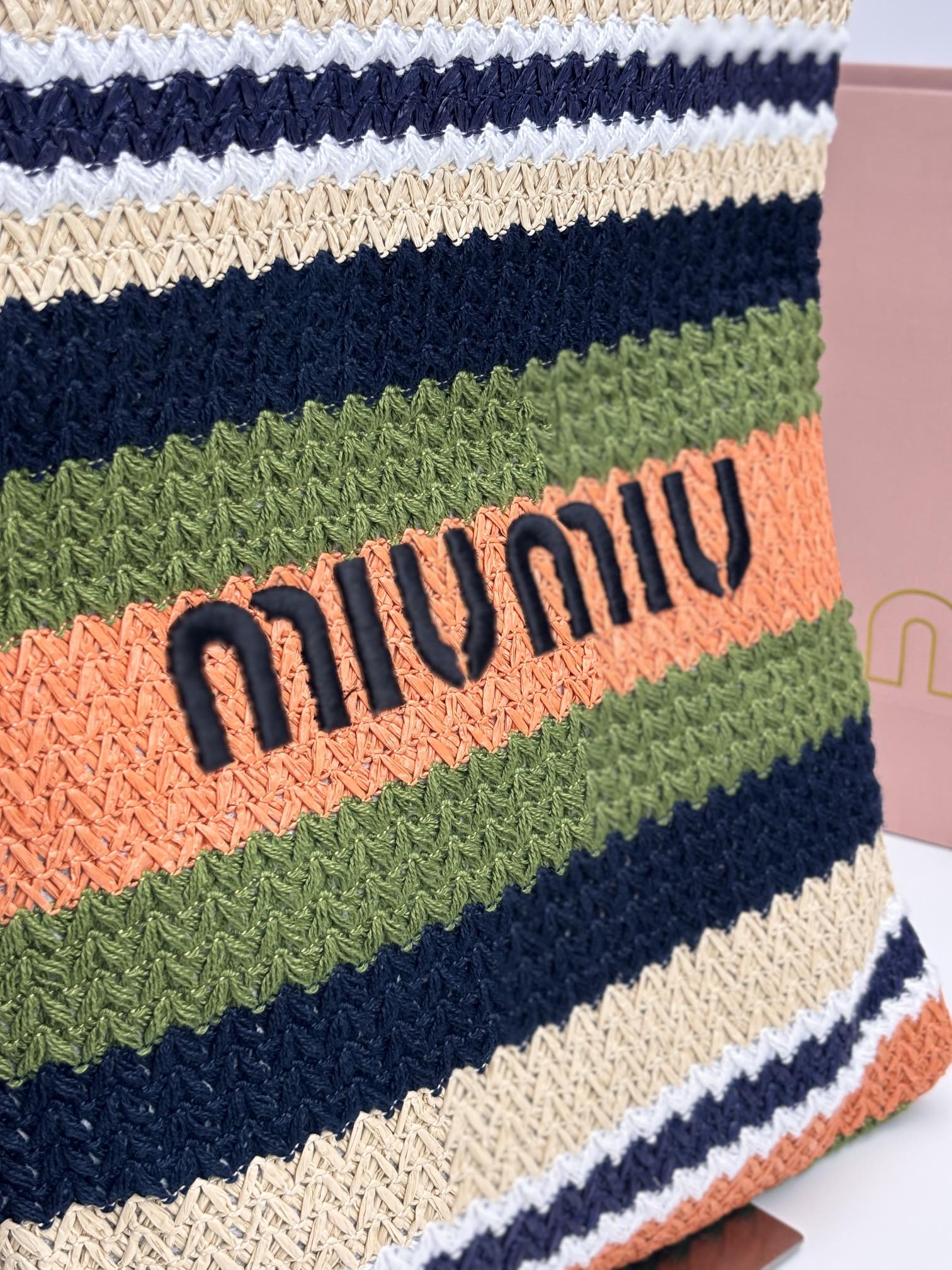 1XA77B Popular   Woven Bag