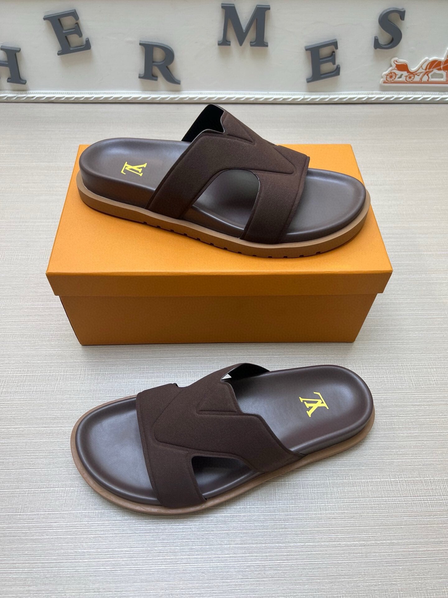 5LE229Z Popular Slippers