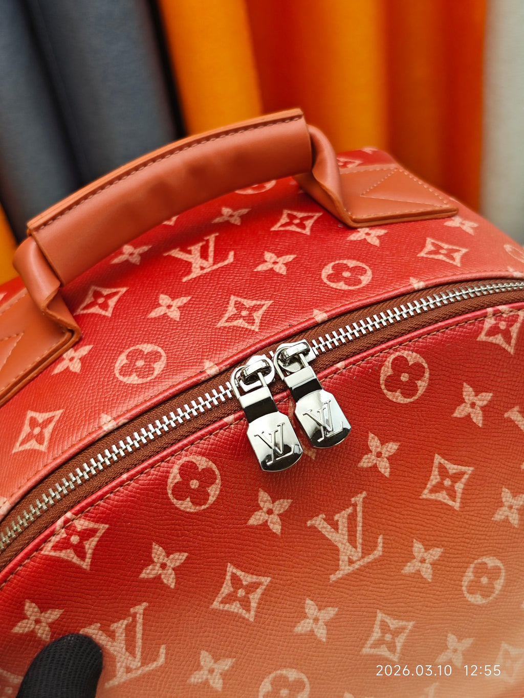 136PE18B Popular leather bag