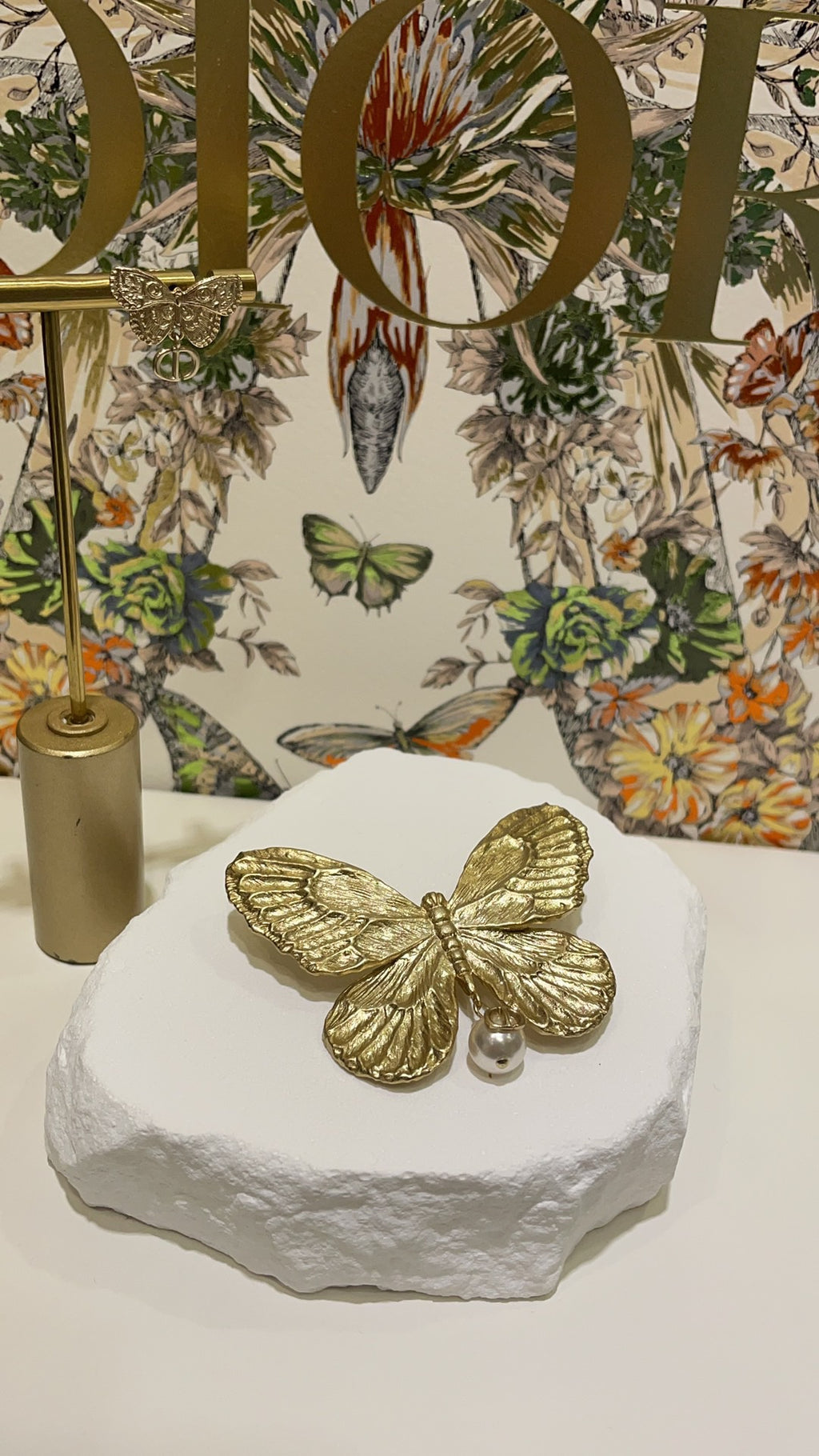 25ZD22X Popular Brooch