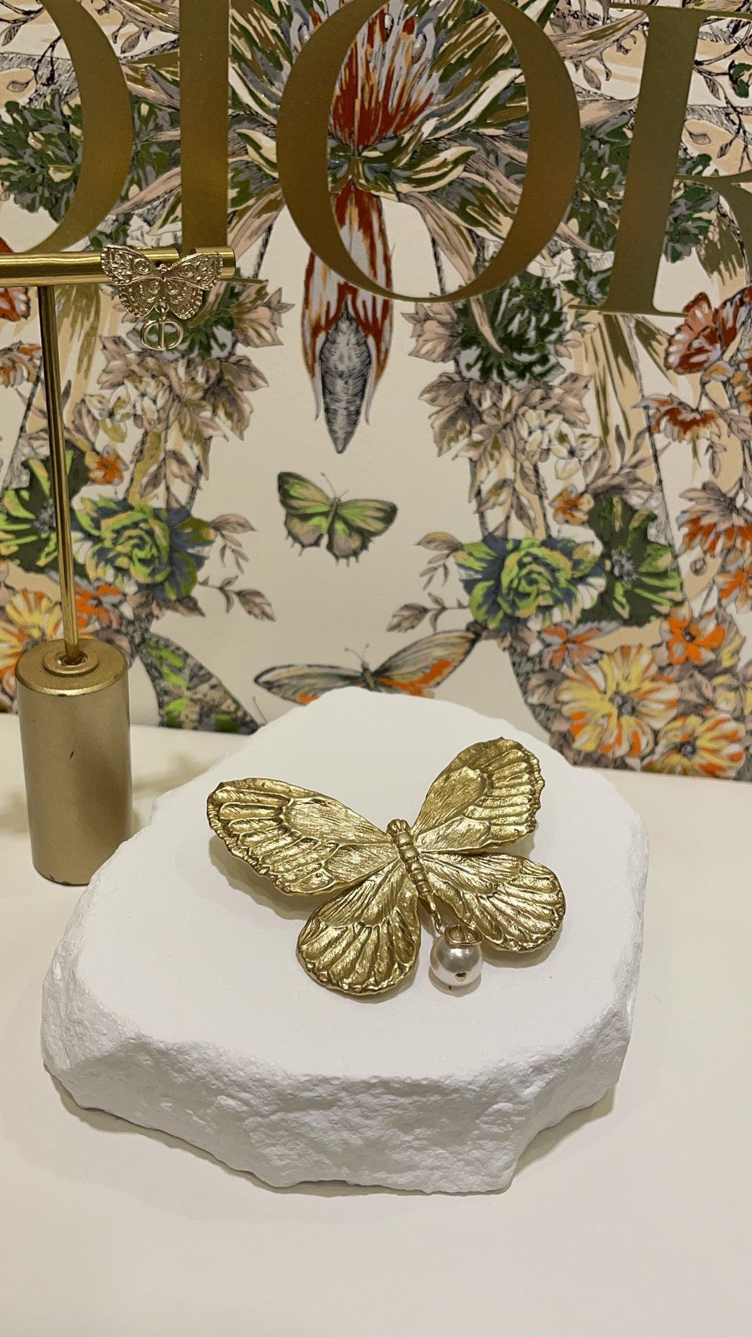 25ZD22X Popular Brooch