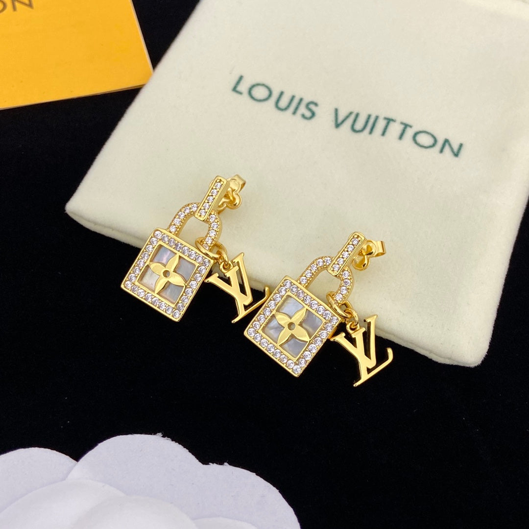 15ZE59E Popular Earrings