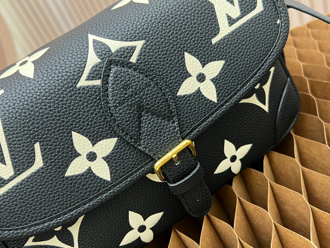 2XE028B Popular leather bag 