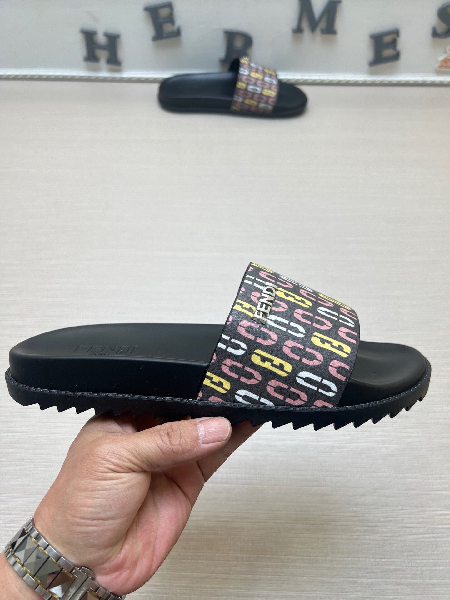 54F15Z Popular slippers