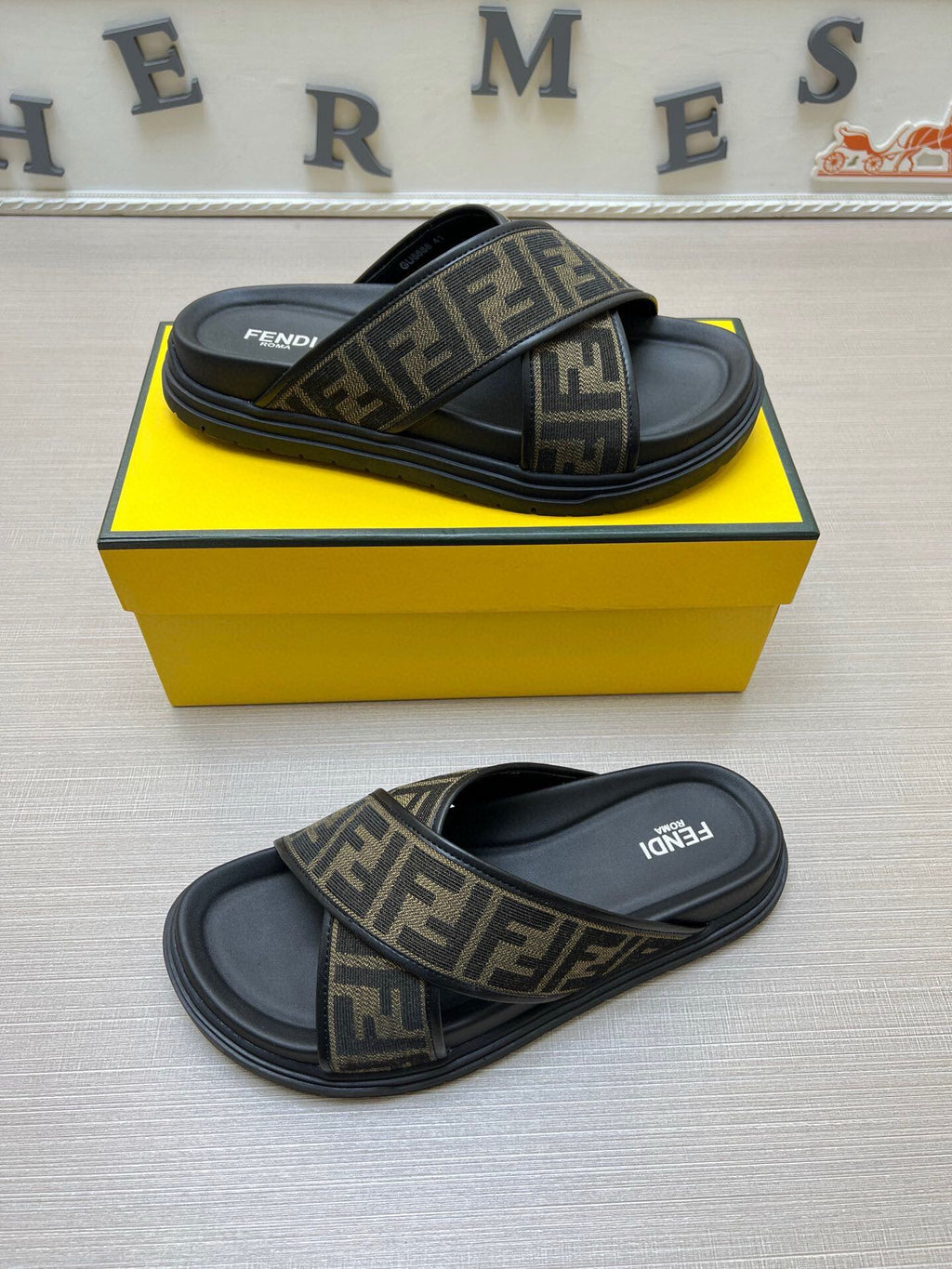 5LF224Z Popular Slippers