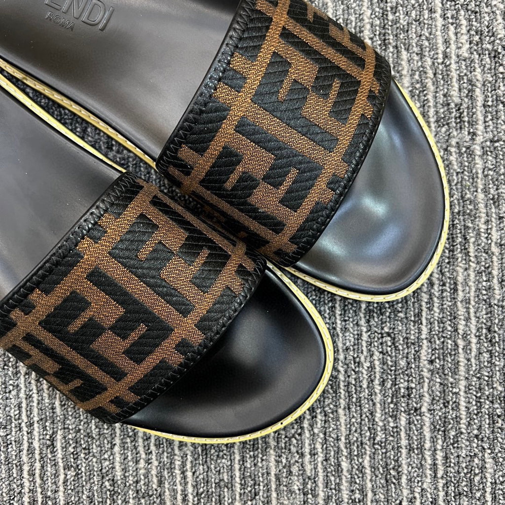 5XF105Z Popular Slippers