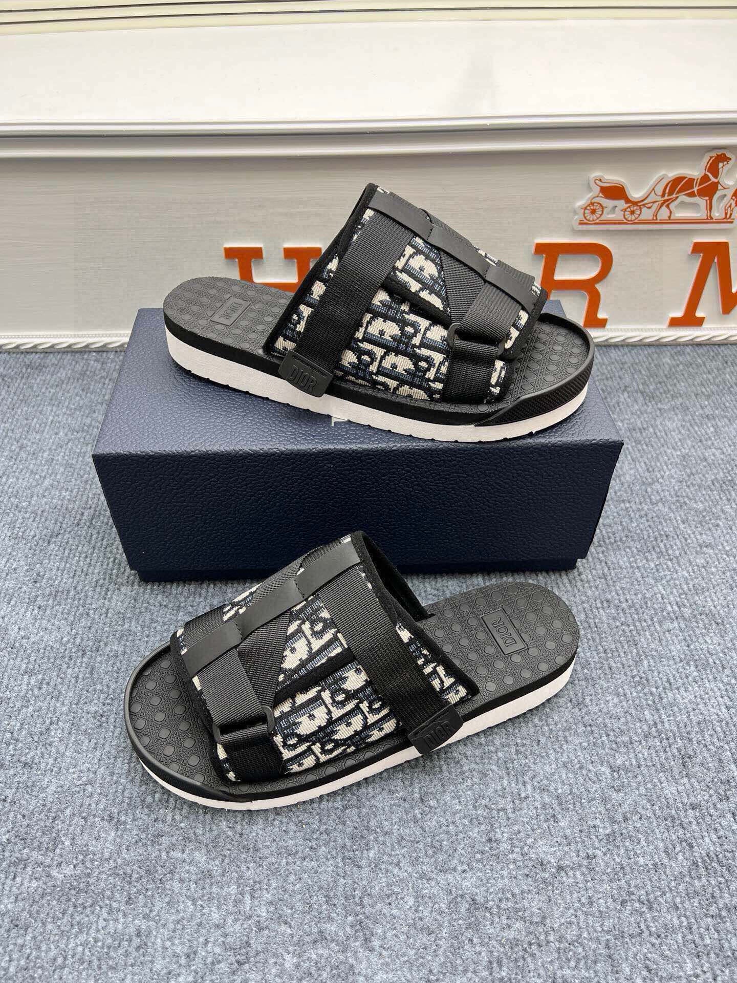 535ZD305Z Popular Slippers