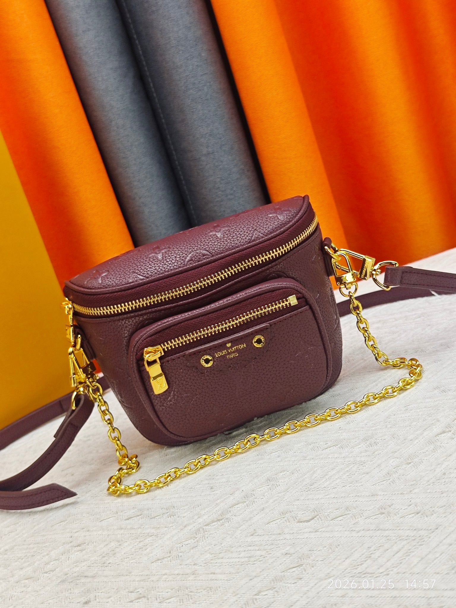 146PE75B Popular leather bag