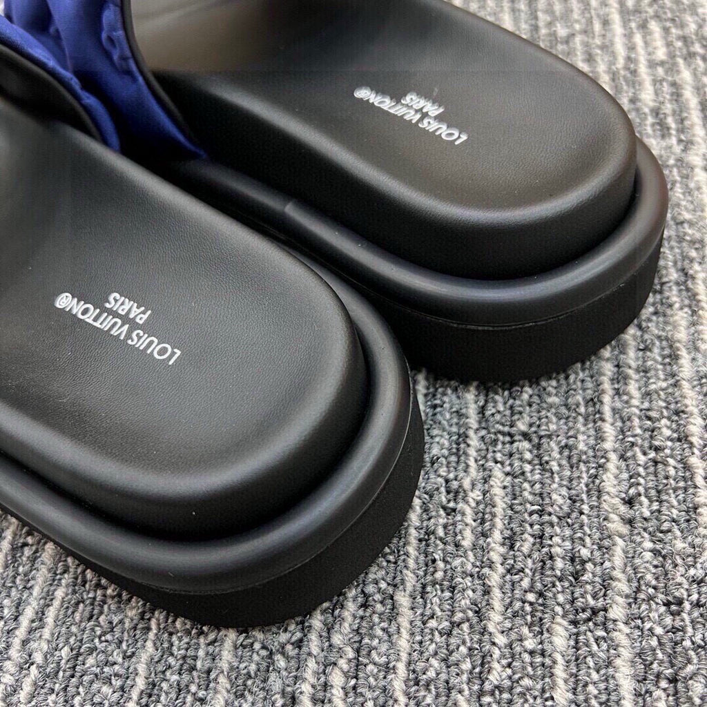 5QE13Z Popular Slippers