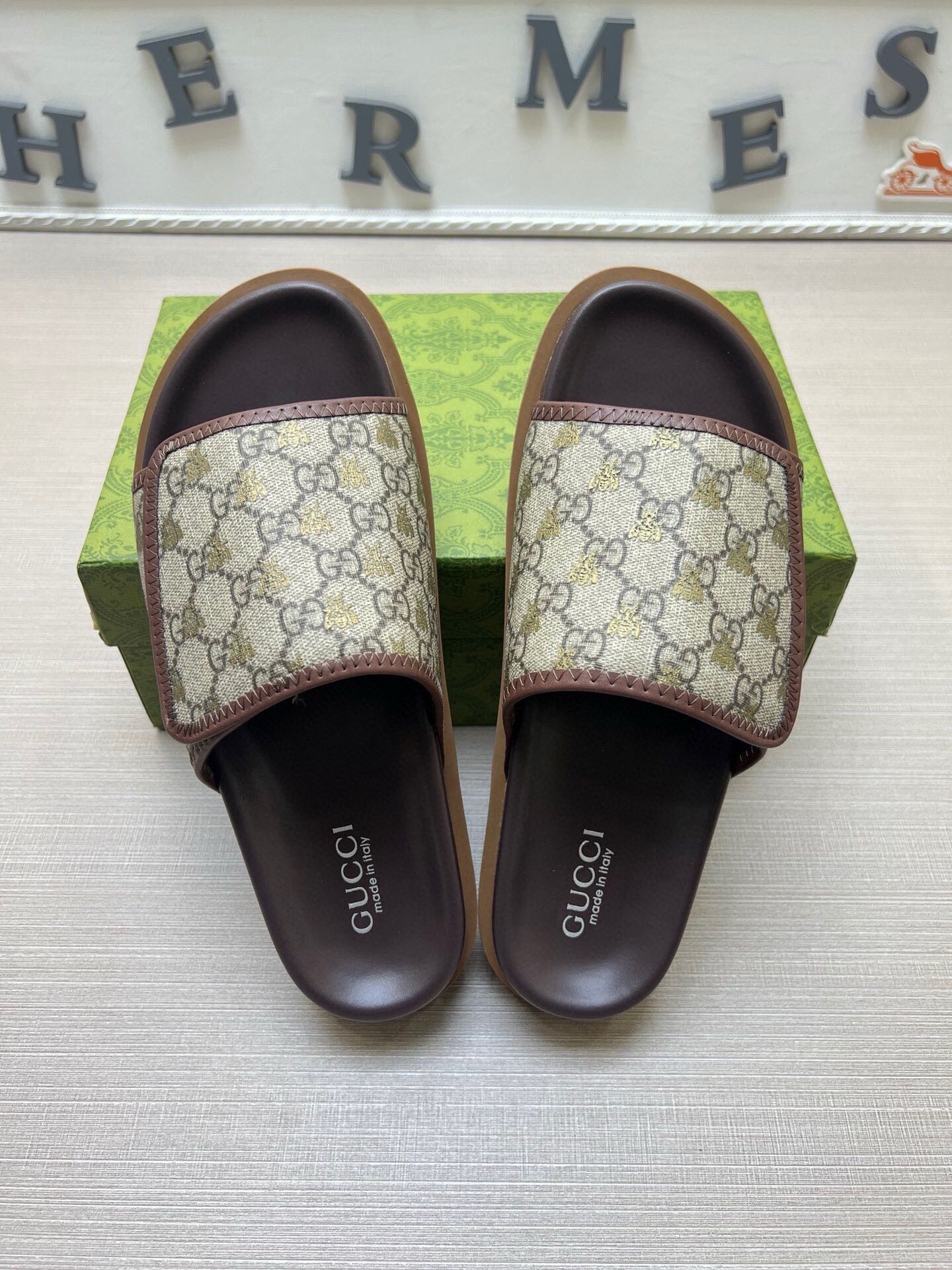 5WB240Z Popular Slippers