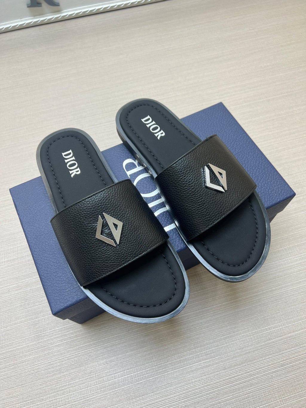 54D77Z Popular  slippers