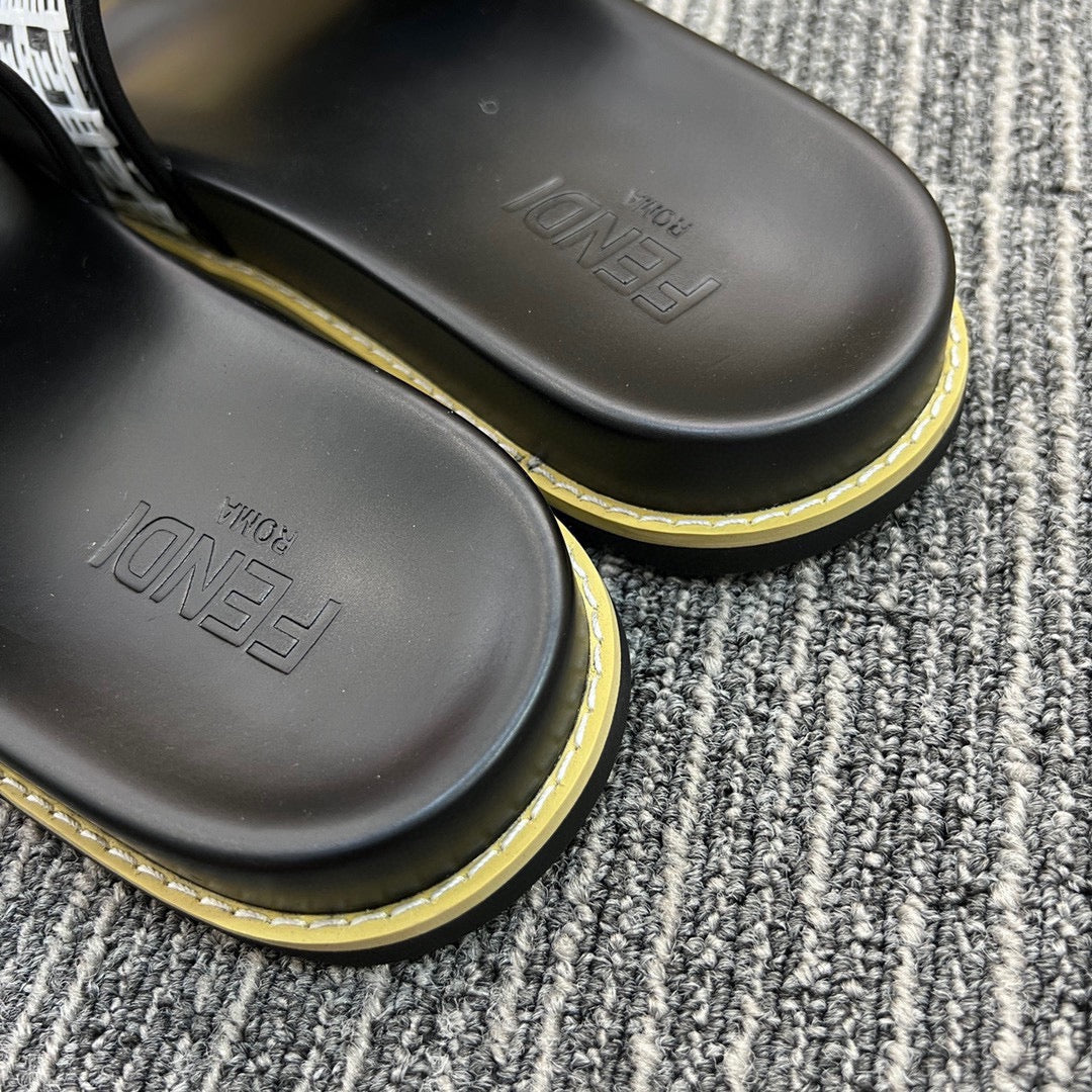 5XF104Z Popular Slippers
