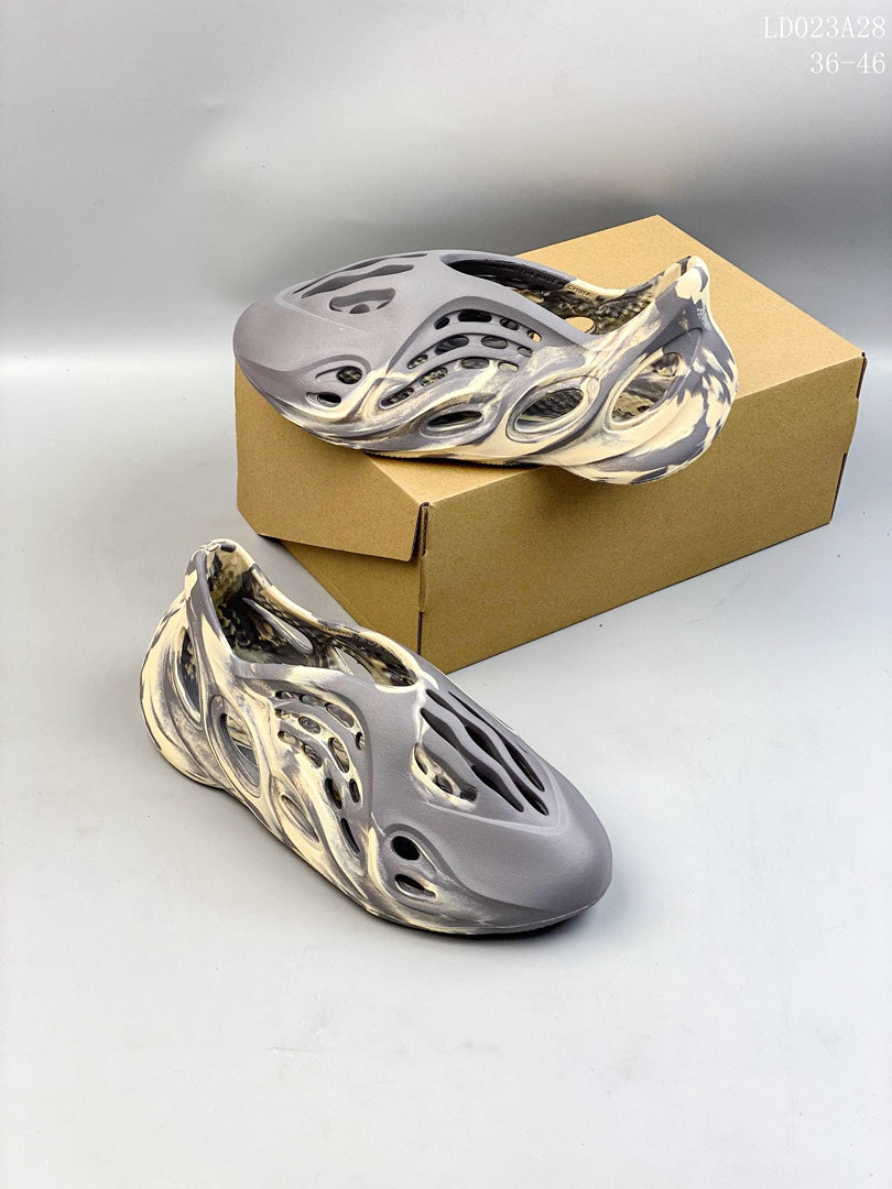 4A85Z  Popular shoes
