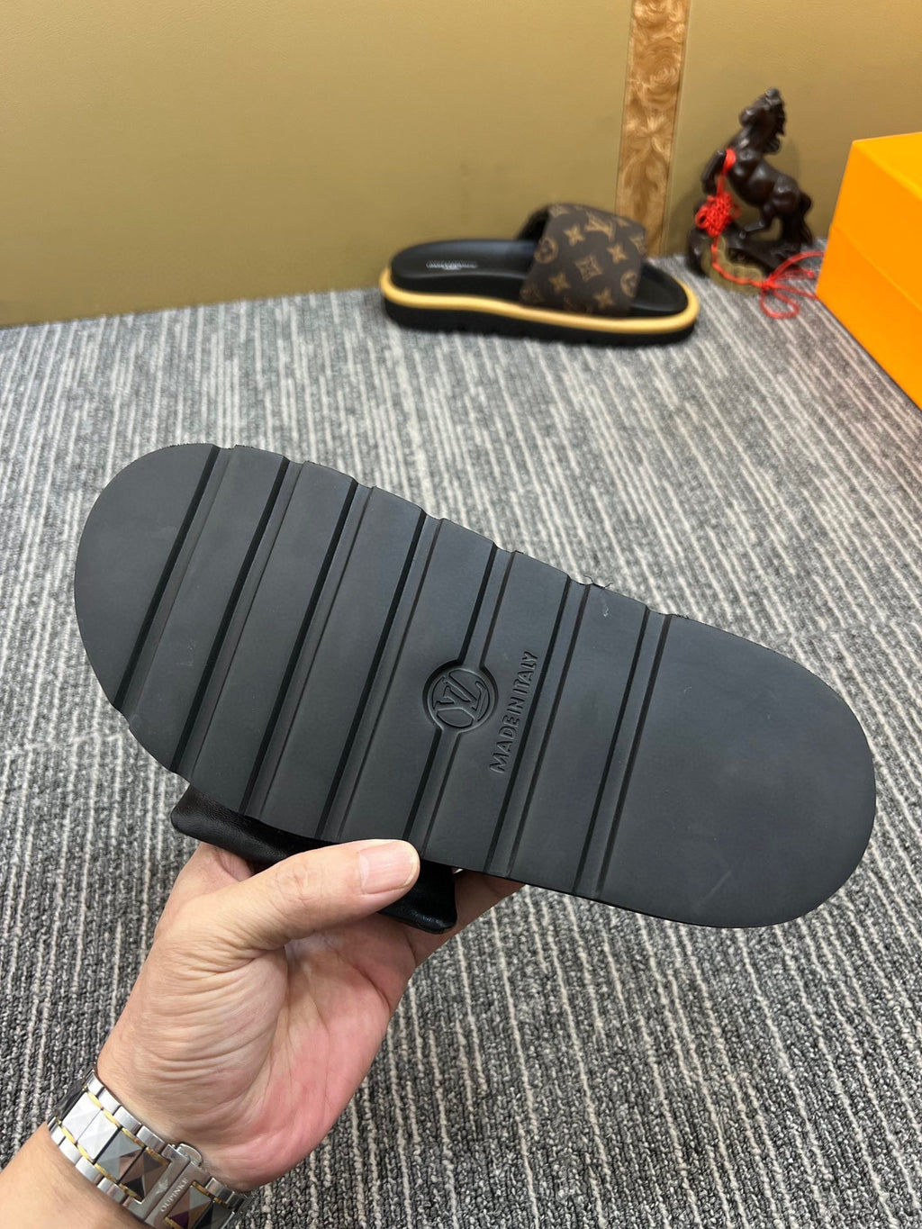 5XE118Z Popular leather quality Slippers