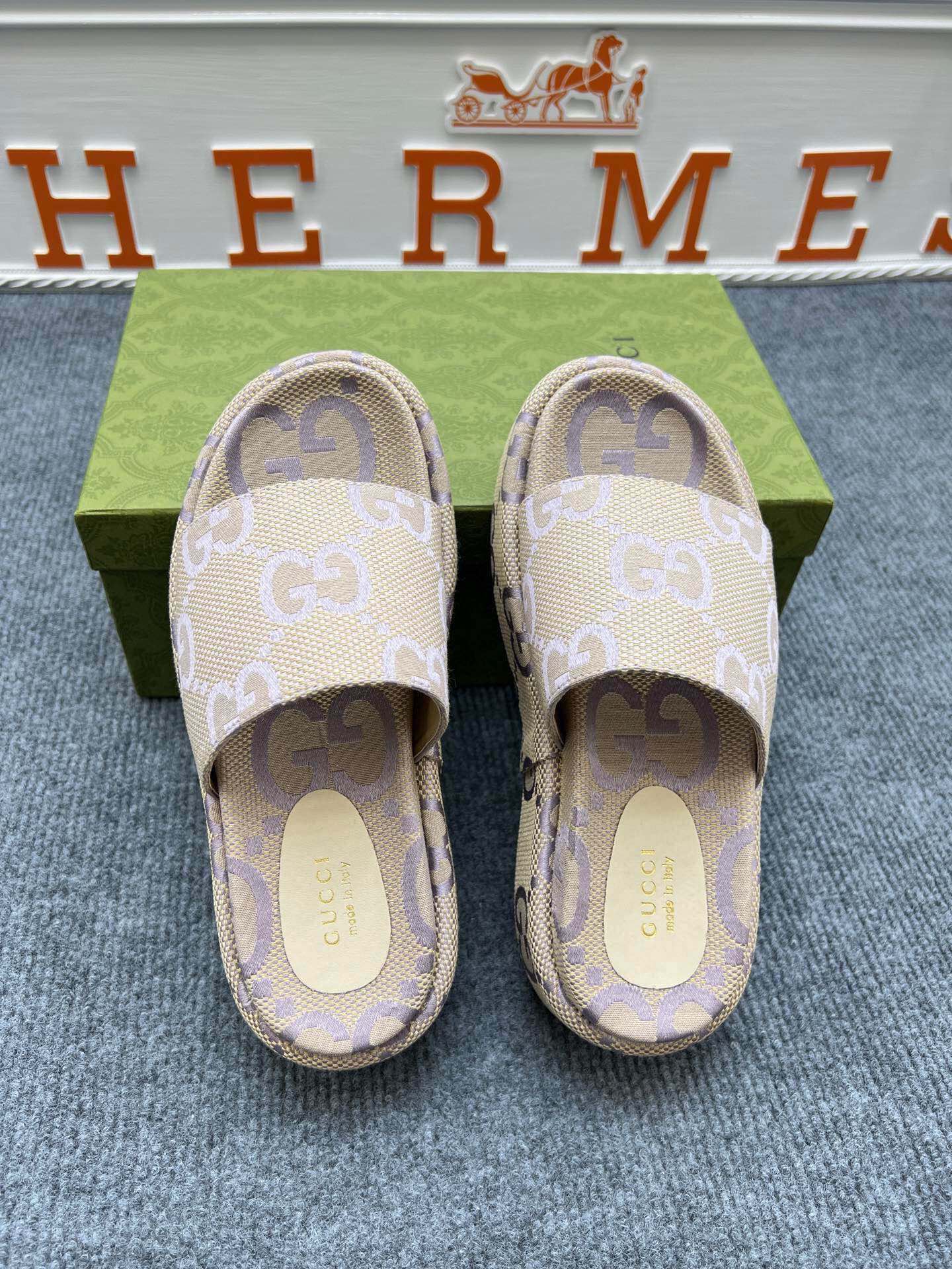 54B122Z Popular slippers  Sole thickness 5.5cm