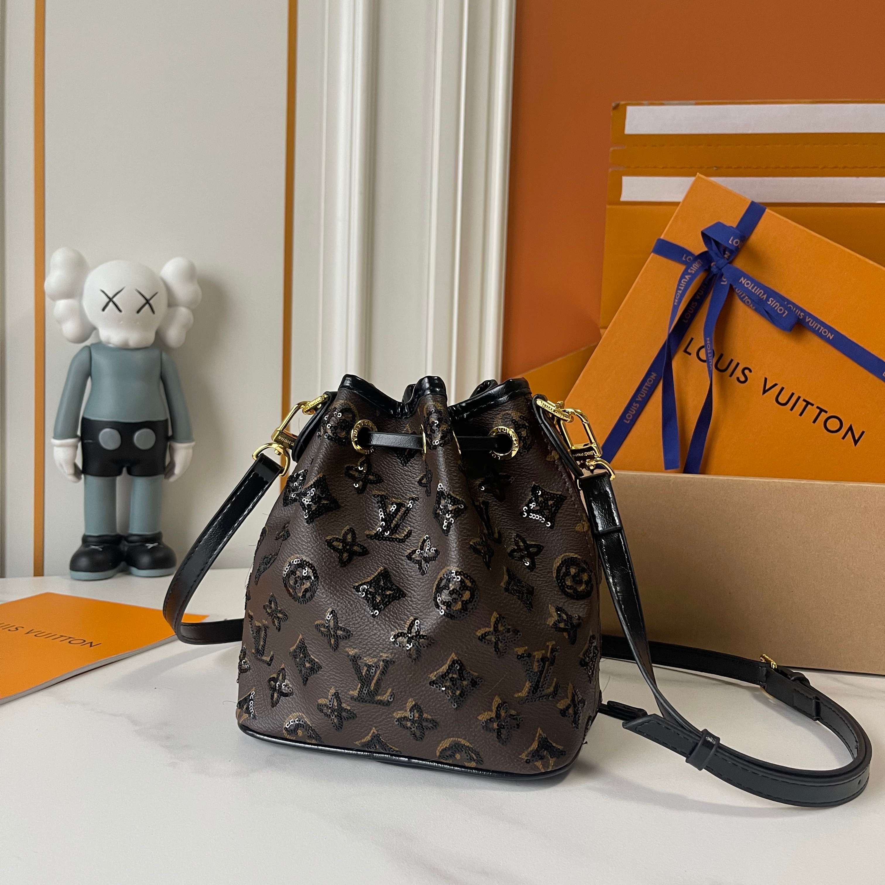 146PE39B Popular leather bag