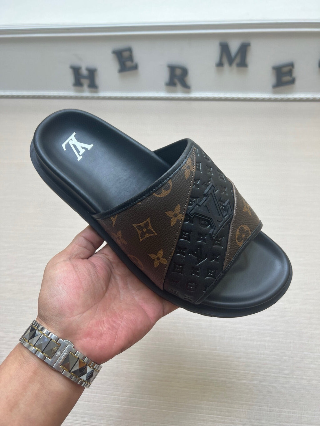 5WE249Z Popular Slippers