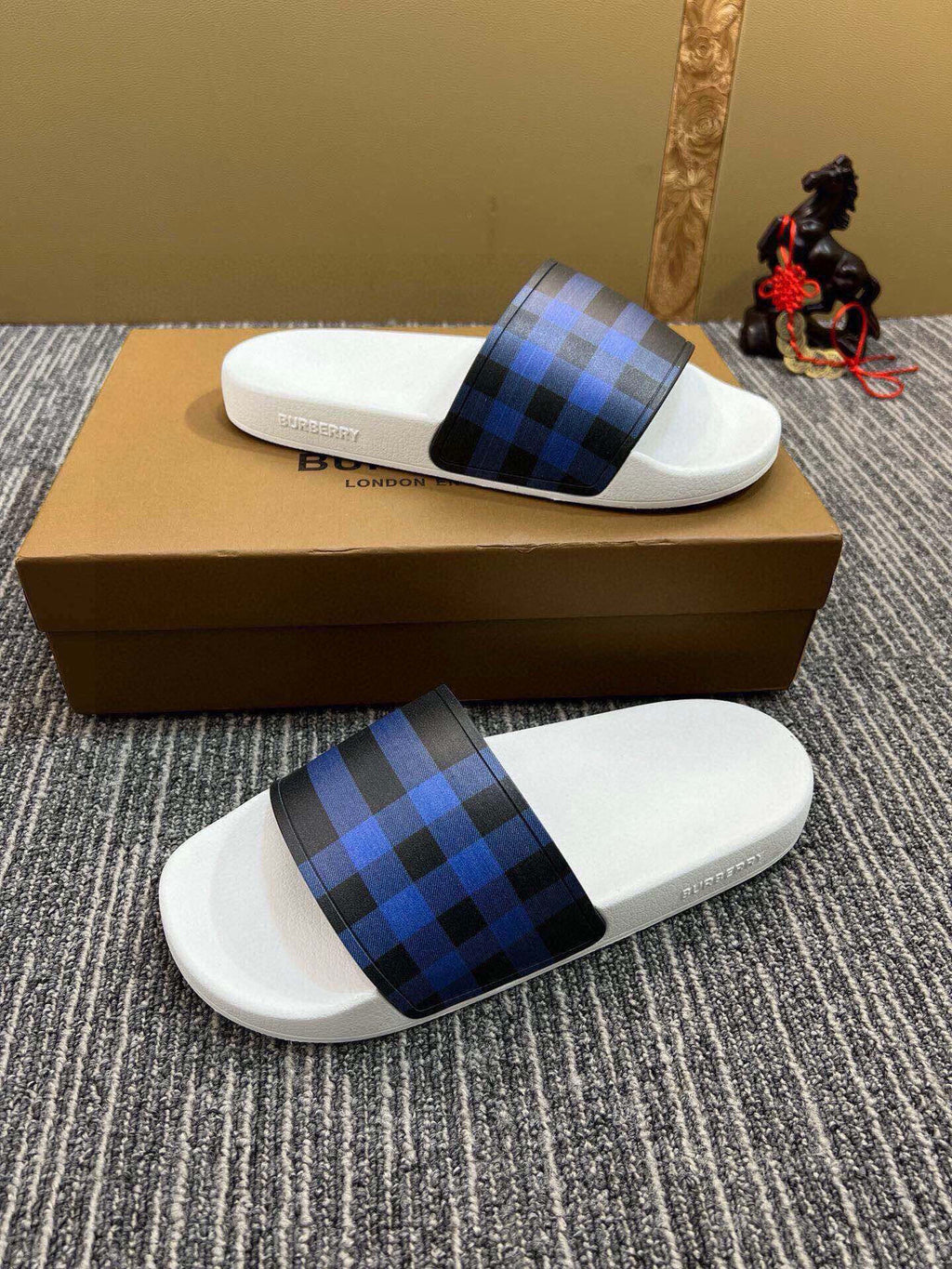 535ZR262Z Popular Slippers