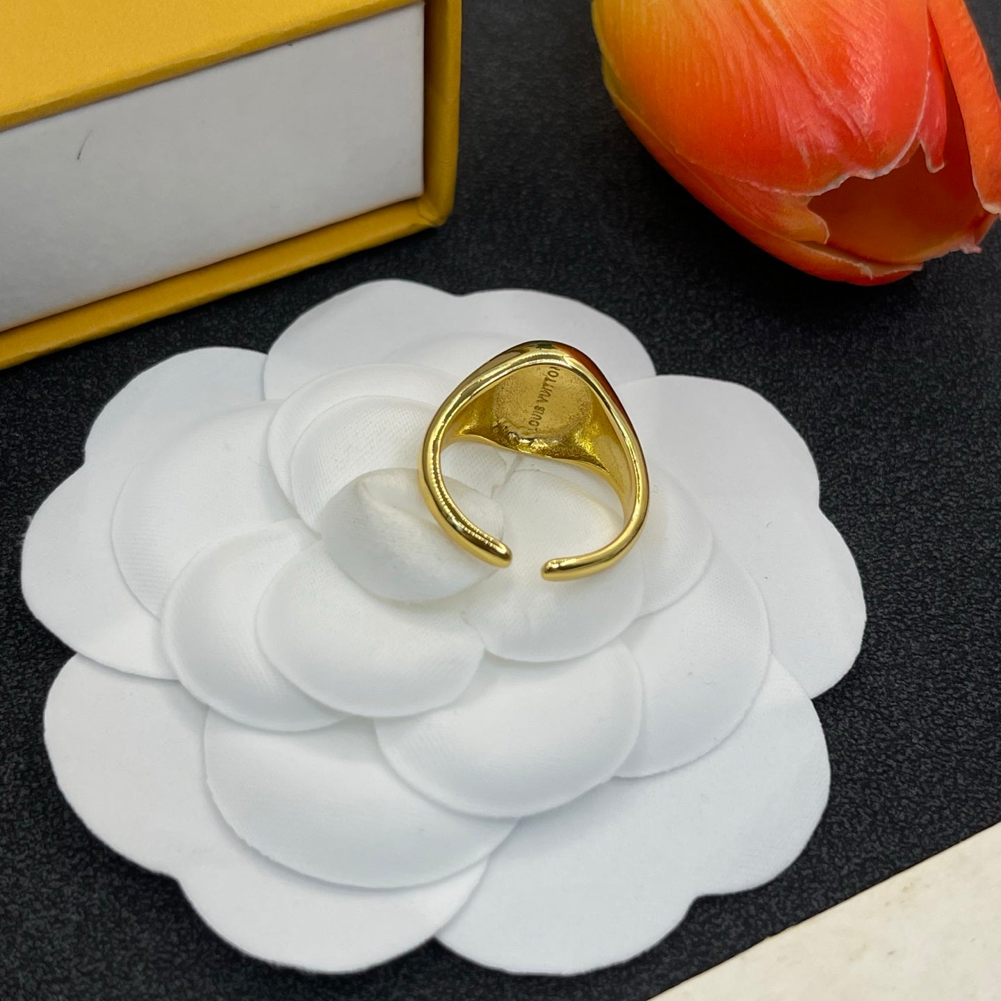175QE11J  Popular   Rings