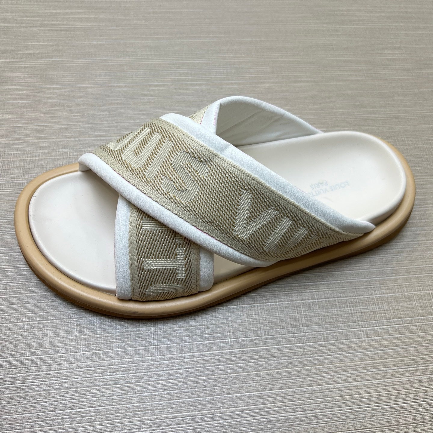 535ZE271Z Popular Slippers