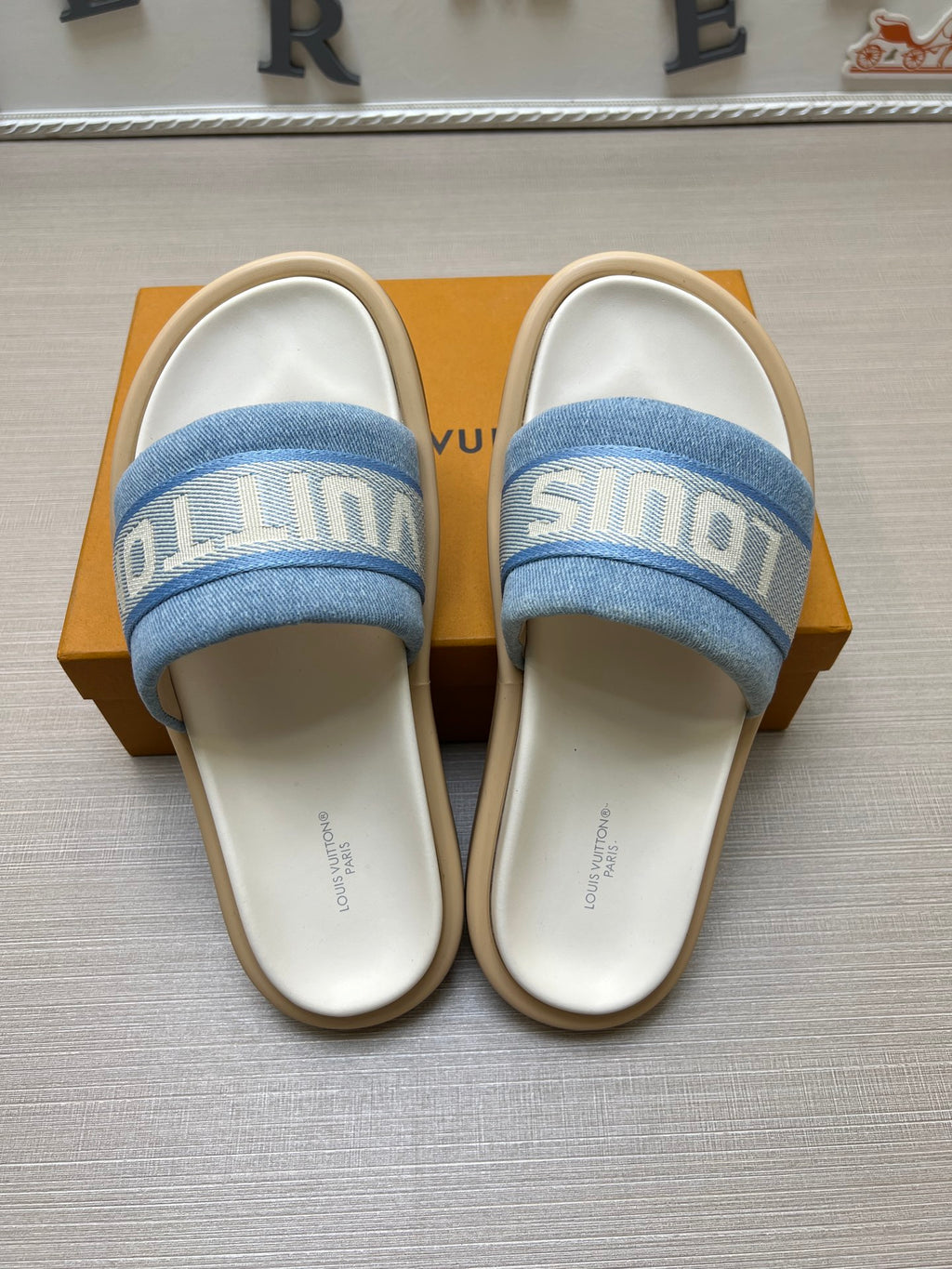 535ZE301Z Popular Slippers