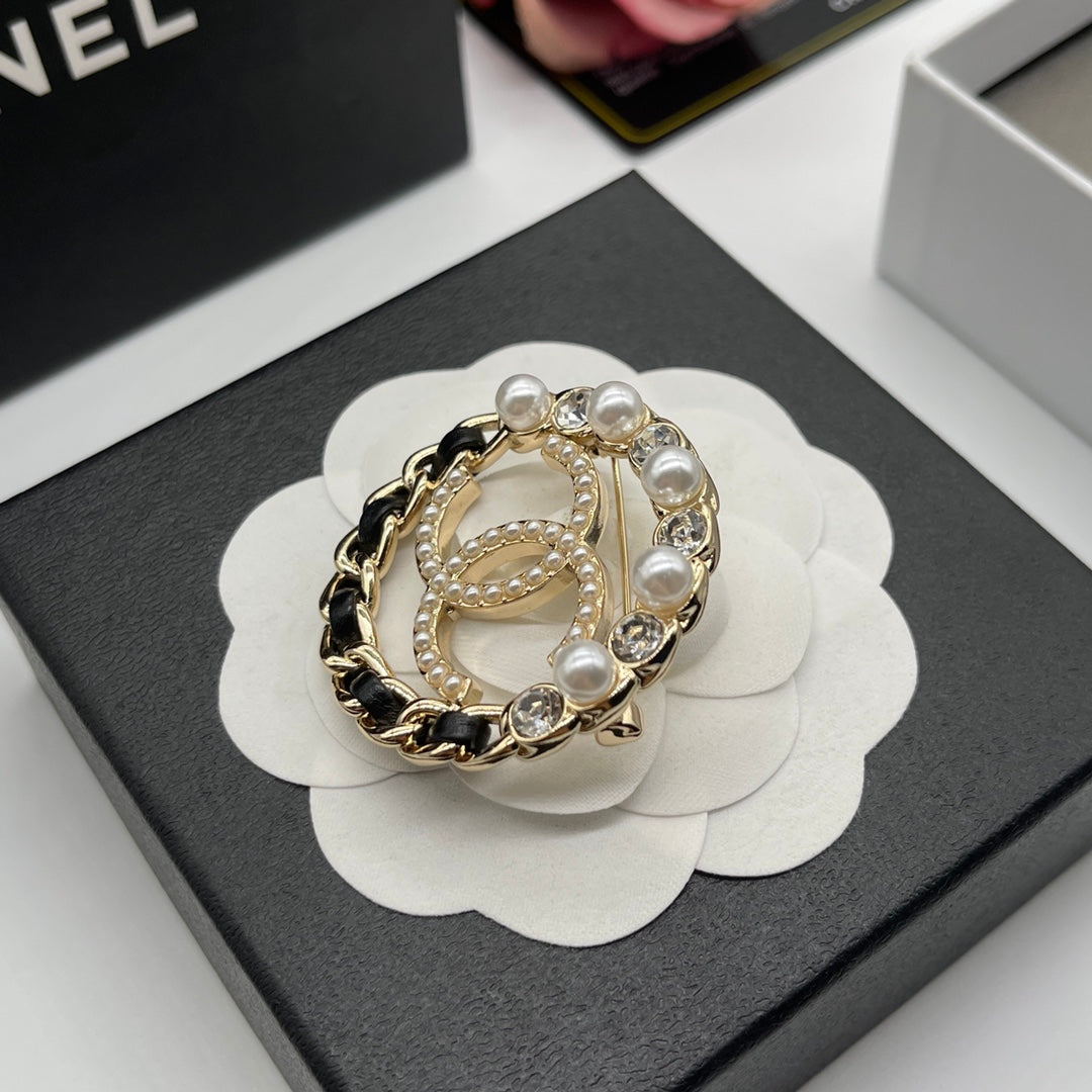 14C893X    Popular Brooch